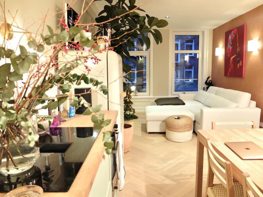 Cozy & Modern Studio In De Pijp Apartment